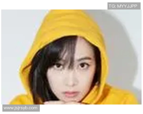 霸气足球明星女生头像展现强大气场与运动魅力的完美融合