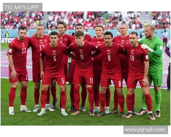 世界杯足球队球星最新名单及其亮点球员分析