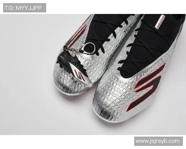 足球明星常穿运动鞋价格揭秘一般球员选择与品牌差异分析